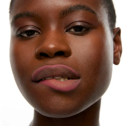 Sculpted Luxe Lip Liner™